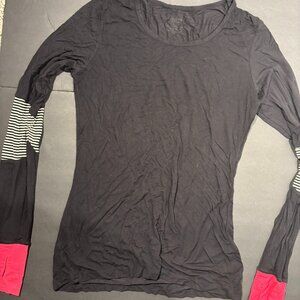 Wander by Hottotties Girls’ Black Long Sleeve Tee – Thumbholes & Striped Cuffs,